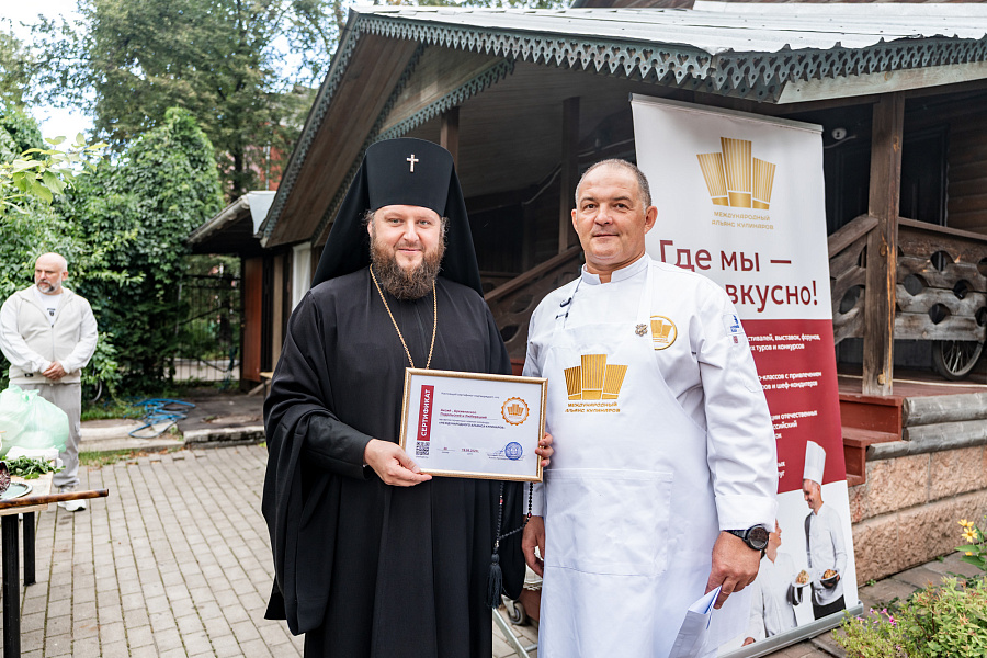 Архиерейское богослужение в Преображенском соборе города Люберцы